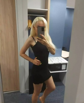 Люблю эмоциональный контакт и умею находить общий язык с любым мужчиной. С удовольствием предлагаю различные услуги, которые подарят тебе незабываемый отдых. Возможности нашей встречи зависят только от нашей взаимной симпатии и желания провести время вместе. Мои фото 100% реальные, могу подтвердить это некоторыми 🔐отзывами от довольных клиентов. Живу в Москве, так что не упусти возможность встретиться со мной в этом волшебном городе. Жду тебя, чтобы сделать нашу встречу запоминающейся и особенной!😘 417, 26 лет