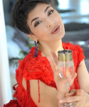 Сексуальная и игривая красотка приглашает тебя в мир страсти и наслаждения. Обещаю, не пожалеешь об этой встрече. Все фото мои! 2744, 47 лет