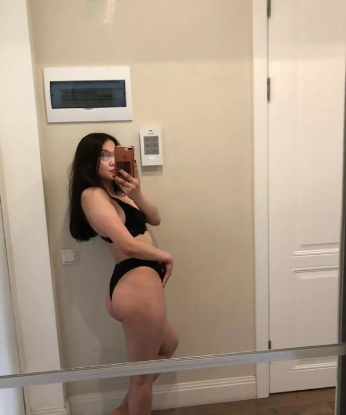 Живу в Москве и ты можешь насладиться моей компанией в любое время. Мои услуги включают эксклюзивный эскорт, нежные массажи и невероятные сексуальные утехи. Я готова позаботиться о тебе и предоставить незабываемое удовольствие. Посмотри мои фотографии, чтобы оценить мою красоту и страсть. Отзывы моих довольных клиентов подтверждают мою опытность и профессионализм. Доверься моим нежным рукам и страстным поцелуям, и ты окунешься в мир наслаждения и блаженства. Давай создадим незабываемые моменты вместе! 😘🌹 3682, 19 лет