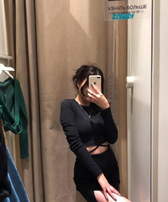 Живу в Москве и ты можешь насладиться моей компанией в любое время. Мои услуги включают эксклюзивный эскорт, нежные массажи и невероятные сексуальные утехи. Я готова позаботиться о тебе и предоставить незабываемое удовольствие. Посмотри мои фотографии, чтобы оценить мою красоту и страсть. Отзывы моих довольных клиентов подтверждают мою опытность и профессионализм. Доверься моим нежным рукам и страстным поцелуям, и ты окунешься в мир наслаждения и блаженства. Давай создадим незабываемые моменты вместе! 😘🌹 3682, 19 лет