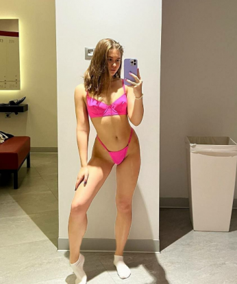 Молодая, страстная и ненасытная красотка приглашает в гости состоятельного мужчину. Гарантирую яркие впечатления и незабываемые моменты! 4084, 24 года