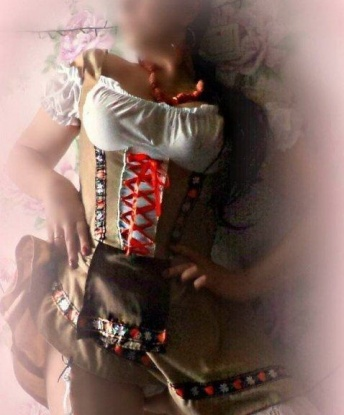 💋 Я креативна, нежна и знаю, как сделать тебя счастливым. Мои услуги разнообразны и уникальны, так что ты точно найдешь то, что ищешь. 😈 Забудь о повседневной рутине и окунись в мир наслаждения и удовольствия со мной. Живу я в самом сердце Москвы, где могу встретить тебя или приехать к тебе. 🌃 С моими фото и отзывами ты убедишься, что я именно то, что тебе нужно. Не медли, напиши мне, и мы воплотим твои самые сокровенные мечты в жизнь. 🔥 4409, 40 лет